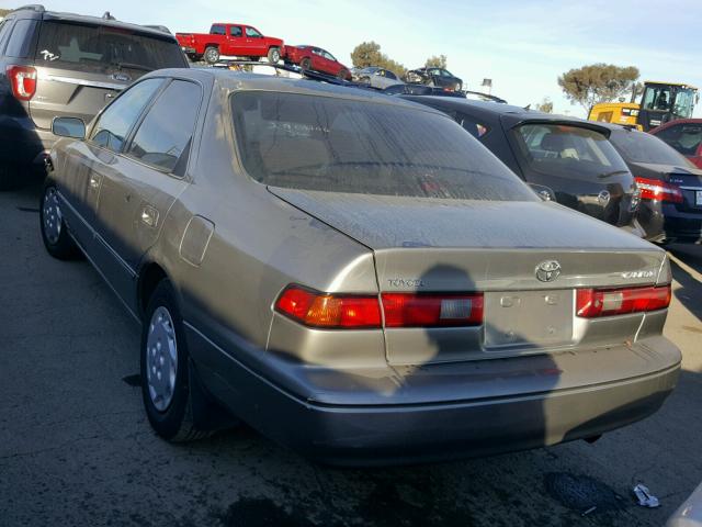 4T1BG22K6XU531555 - 1999 TOYOTA CAMRY CE GOLD photo 3