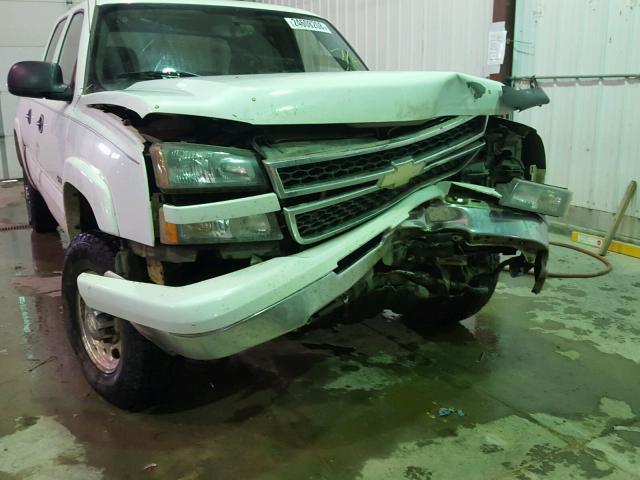 1GCGK13U46F212175 - 2006 CHEVROLET SILVERADO WHITE photo 10