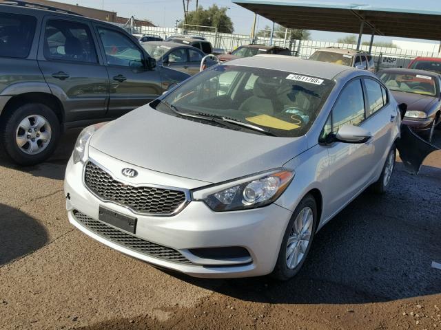 KNAFX4A61G5506124 - 2016 KIA FORTE LX SILVER photo 2