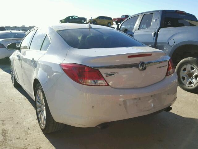 W04GW5EV2B1074753 - 2011 BUICK REGAL CXL WHITE photo 3