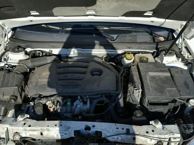 W04GW5EV2B1074753 - 2011 BUICK REGAL CXL WHITE photo 7