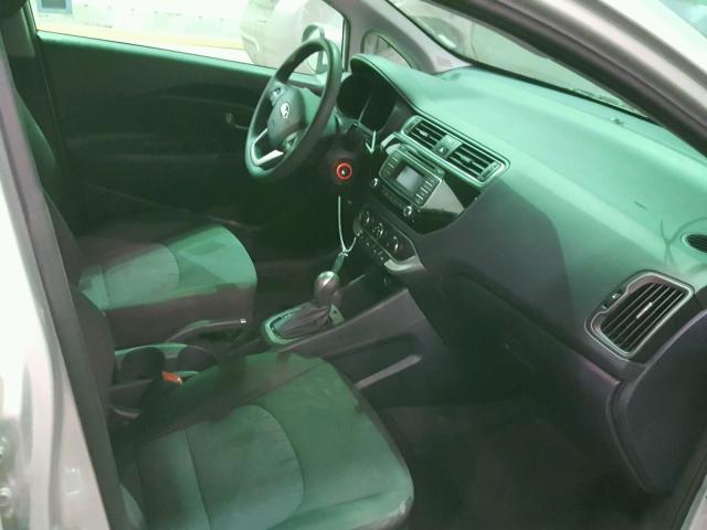 KNADM4A38G6695242 - 2016 KIA RIO LX Արծաթագույն լուսանկար 5