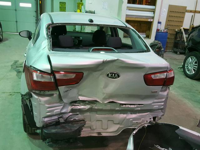 KNADM4A38G6695242 - 2016 KIA RIO LX Արծաթագույն լուսանկար 9