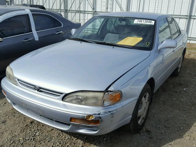 4T1GK12E5SU098117 - 1995 TOYOTA CAMRY LE BLUE photo 2