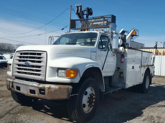 1FDXF80C0TVA14828 - 1996 FORD F800 WHITE photo 2