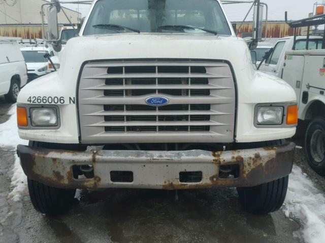 1FDXF80C0TVA14828 - 1996 FORD F800 WHITE photo 7