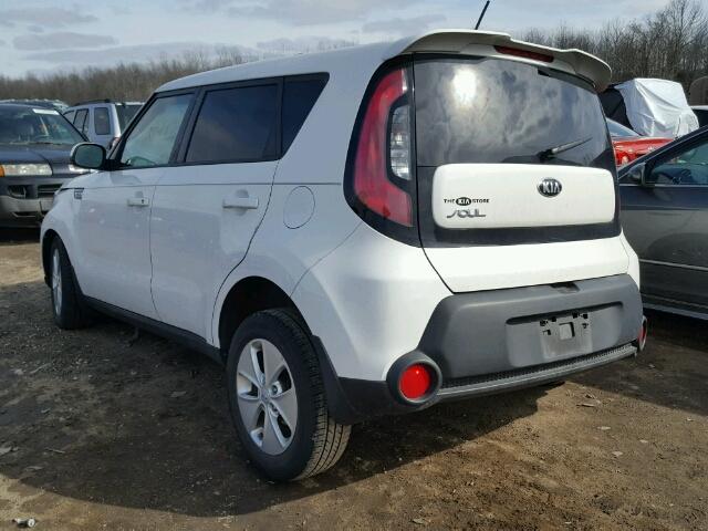 KNDJN2A27G7249026 - 2016 KIA SOUL WHITE photo 3