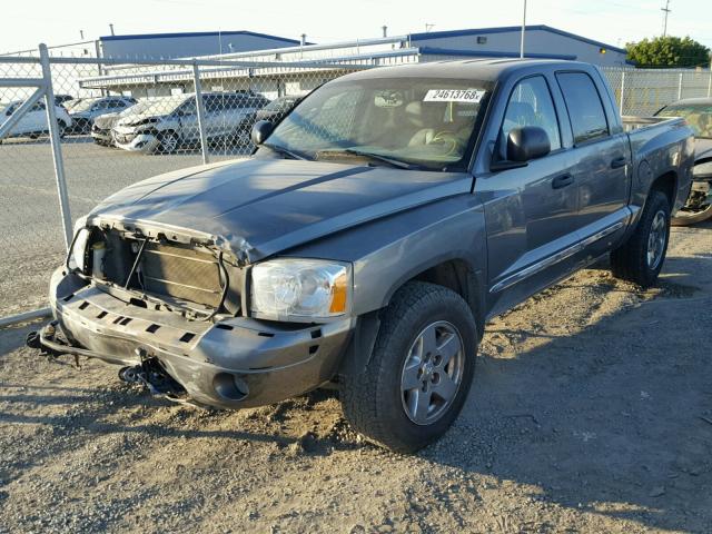 1D3HW58J26S611180 - 2006 DODGE DAKOTA QUA GRAY photo 2