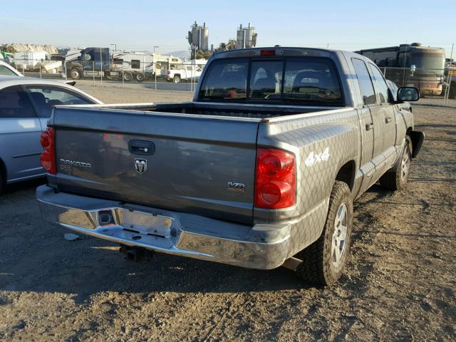 1D3HW58J26S611180 - 2006 DODGE DAKOTA QUA GRAY photo 4