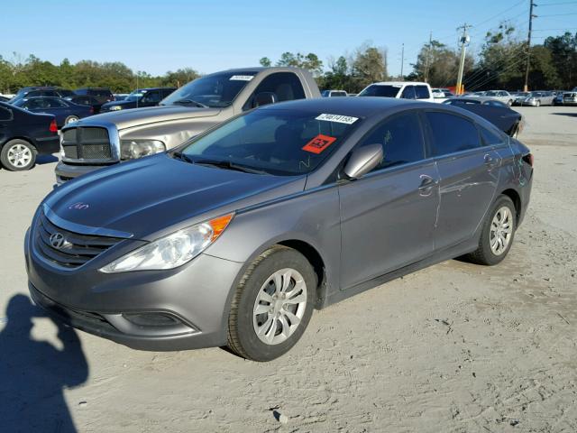 5NPEB4AC8BH141582 - 2011 HYUNDAI SONATA GLS GRAY photo 2