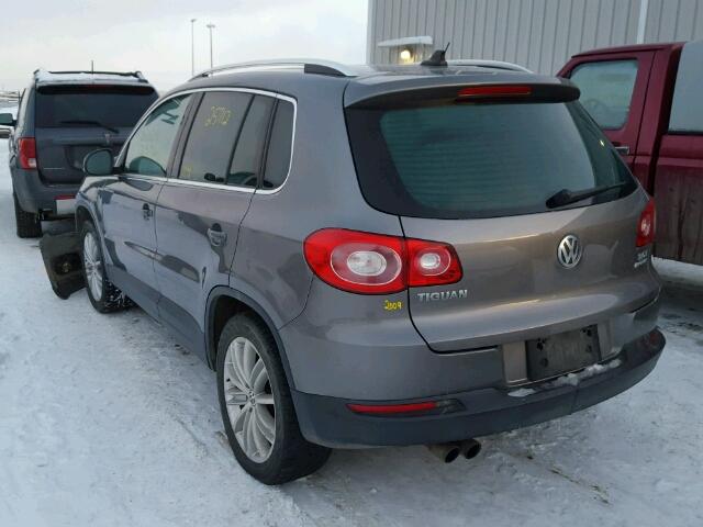 WVGBV95N99W545400 - 2009 VOLKSWAGEN TIGUAN SE SILVER photo 3