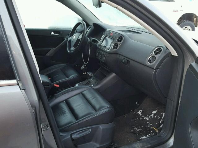 WVGBV95N99W545400 - 2009 VOLKSWAGEN TIGUAN SE SILVER photo 5