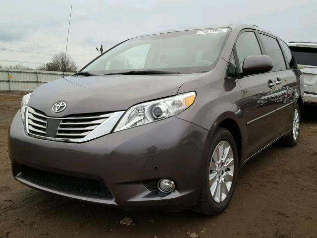 5TDDK3DC7CS047321 - 2012 TOYOTA SIENNA XLE GRAY photo 2