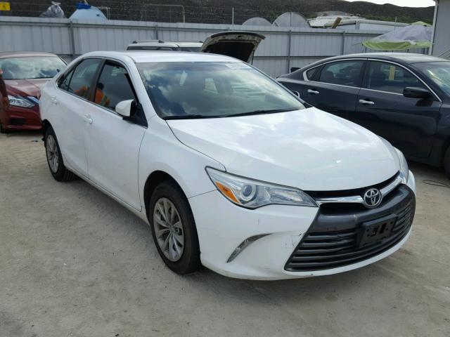 4T1BF1FK8FU480405 - 2015 TOYOTA CAMRY LE WHITE photo 1