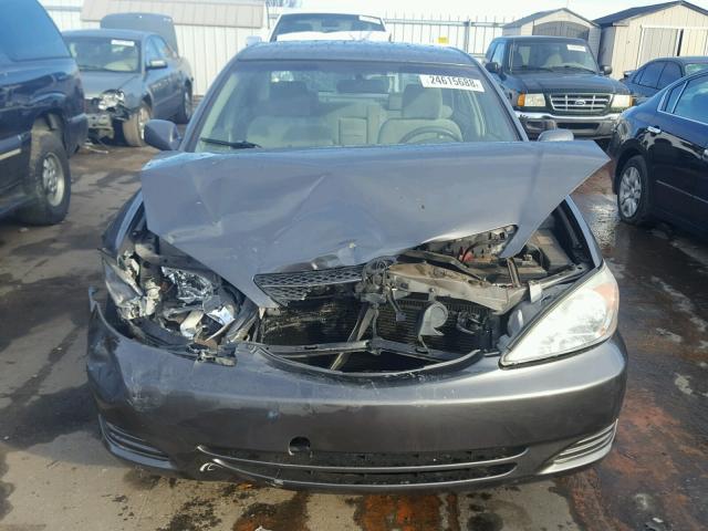 4T1BE32K23U709564 - 2003 TOYOTA CAMRY LE GRAY photo 9