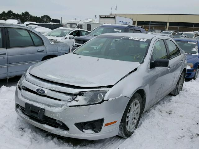 3FAHP0GA8BR141498 - 2011 FORD FUSION S SILVER photo 2