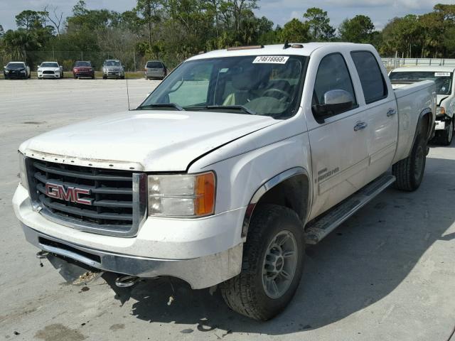 1GTHK23607F541792 - 2007 GMC SIERRA K25 WHITE photo 2