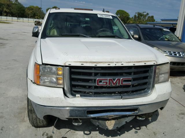 1GTHK23607F541792 - 2007 GMC SIERRA K25 WHITE photo 9