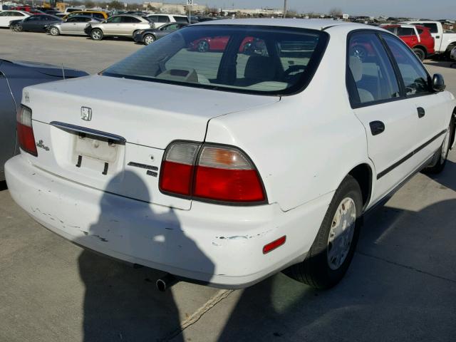 1HGCD5626TA063353 - 1996 HONDA ACCORD DX WHITE photo 4