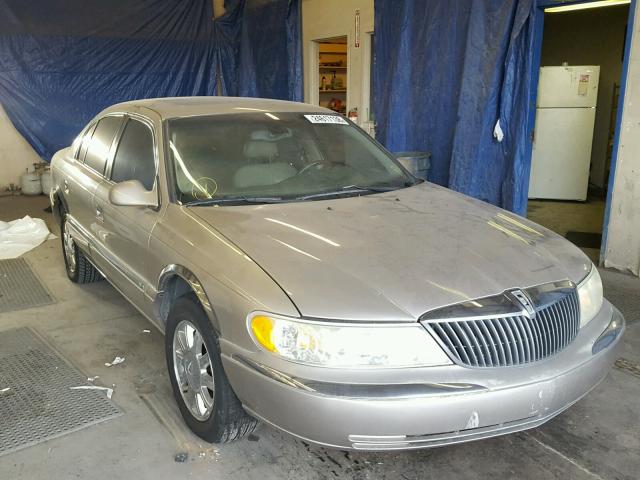 1LNHM97V52Y692060 - 2002 LINCOLN CONTINENTA GOLD photo 1