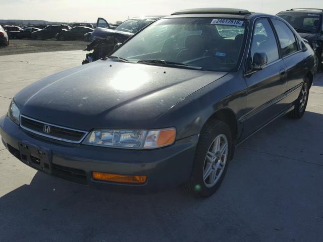 1HGCD5554VA224877 - 1997 HONDA ACCORD EX GREEN photo 2