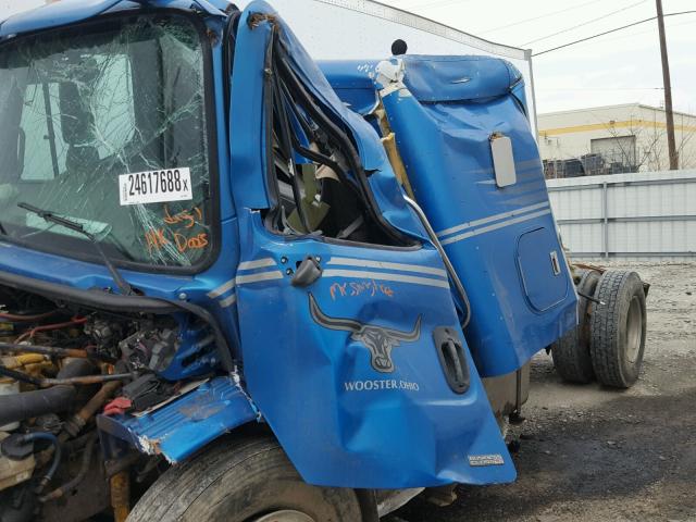 1FUBCYDA15HP01505 - 2005 FREIGHTLINER M2 106 MED BLUE photo 9