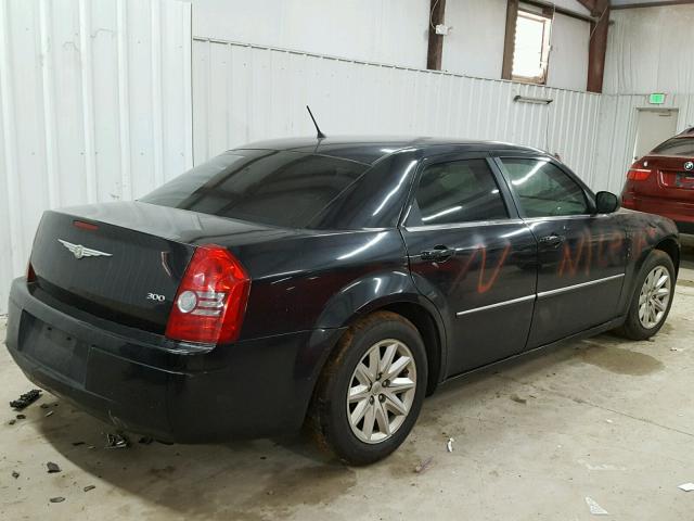 2C3KA43R48H250893 - 2008 CHRYSLER 300 LX BLACK photo 4