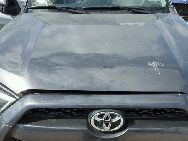 JTEZU5JR0F5093776 - 2015 TOYOTA 4RUNNER SR GRAY photo 7