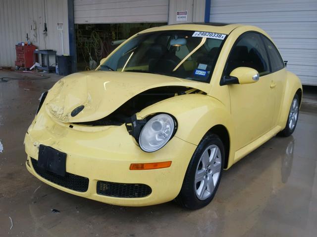 3VWRW31C27M513318 - 2007 VOLKSWAGEN NEW BEETLE YELLOW photo 2