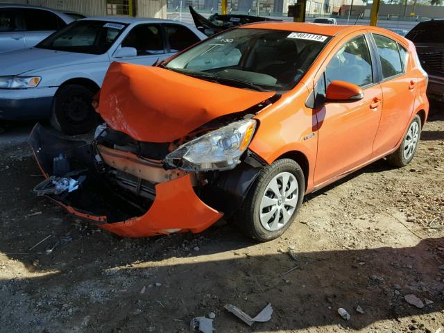 JTDKDTB35C1011175 - 2012 TOYOTA PRIUS C ORANGE photo 2