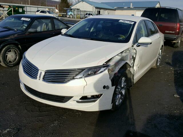 3LN6L2LU1DR816468 - 2013 LINCOLN MKZ HYBRID WHITE photo 2