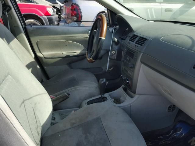 1G1AK52F957602822 - 2005 CHEVROLET COBALT SILVER photo 5