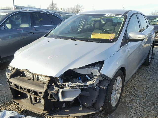 1FAHP3H29CL251646 - 2012 FORD FOCUS SEL SILVER photo 2