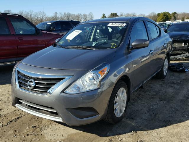 3N1CN7APXGL915778 - 2016 NISSAN VERSA S GRAY photo 2