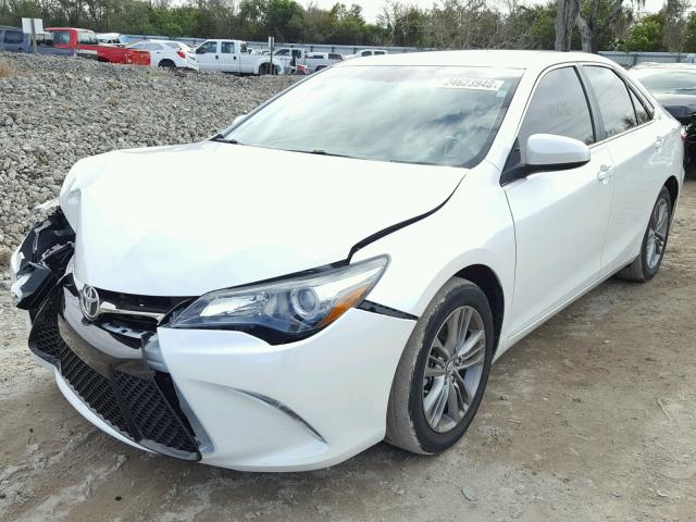 4T1BF1FK5FU947859 - 2015 TOYOTA CAMRY LE WHITE photo 2