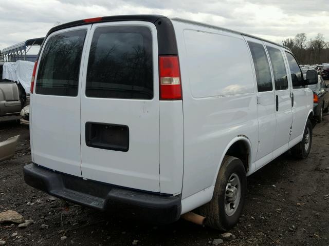 1GCWGFCA7D1107415 - 2013 CHEVROLET EXPRESS G2 WHITE photo 4