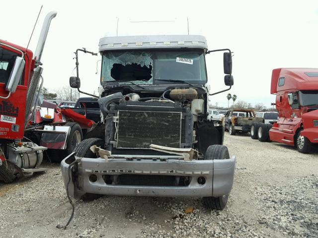 1FUJA6CK05LM16128 - 2005 FREIGHTLINER CONVENTION WHITE photo 10