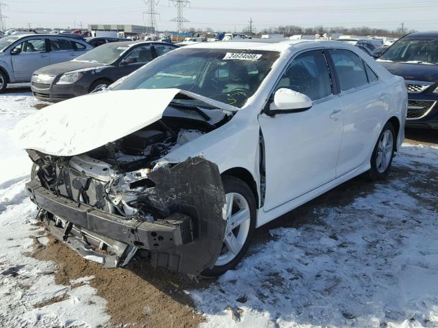 4T1BF1FK1EU804907 - 2014 TOYOTA CAMRY L WHITE photo 2