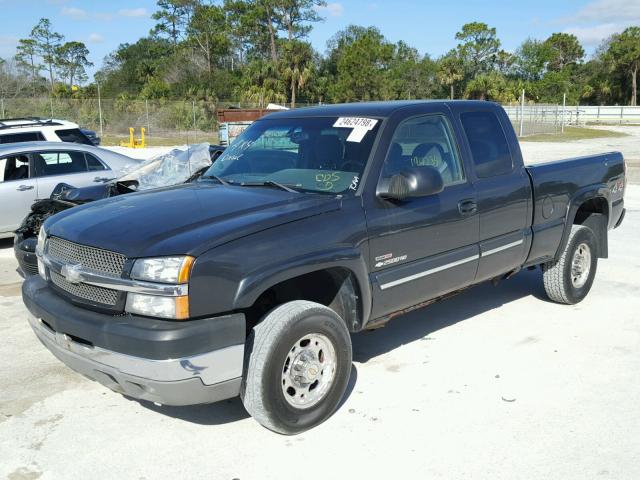 1GCHK29103E264122 - 2003 CHEVROLET SILVERADO GRAY photo 2