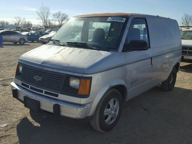 1GCDM15Z0NB165609 - 1992 CHEVROLET ASTRO GRAY photo 2