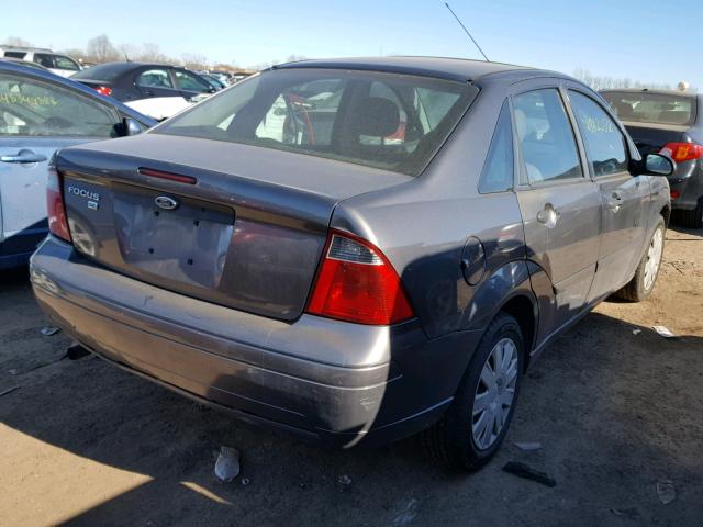 1FAFP34N67W297060 - 2007 FORD FOCUS ZX4 GRAY photo 4