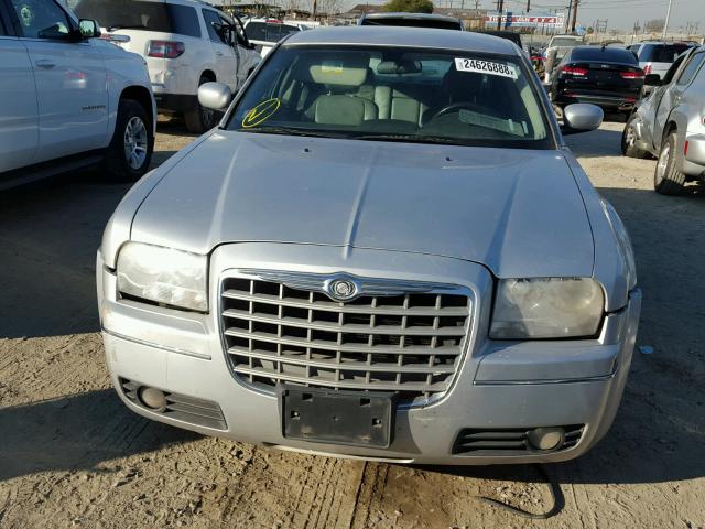 2C3KA53G57H835243 - 2007 CHRYSLER 300 TOURIN SILVER photo 9