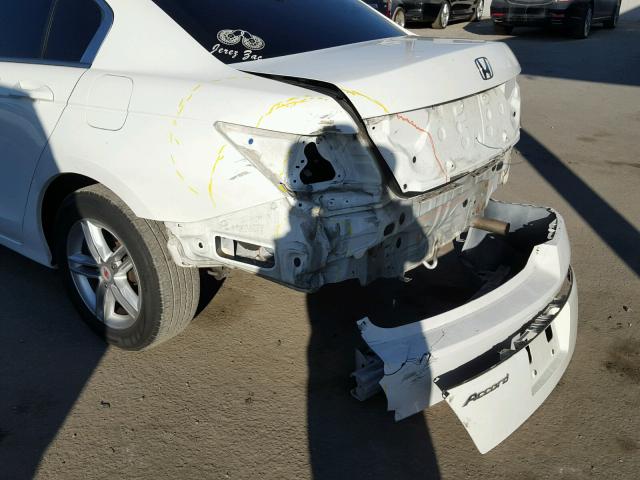 1HGCP26319A059671 - 2009 HONDA ACCORD LX WHITE photo 9