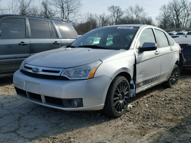 1FAHP36N69W180006 - 2009 FORD FOCUS SES SILVER photo 2