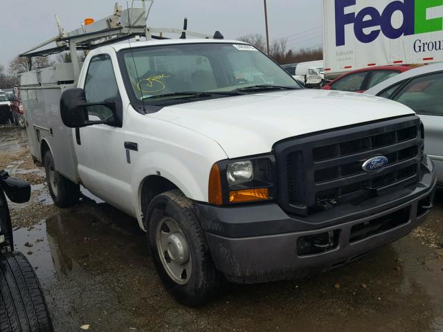 1FDSF30506EB36284 - 2006 FORD F350 SRW S WHITE photo 1