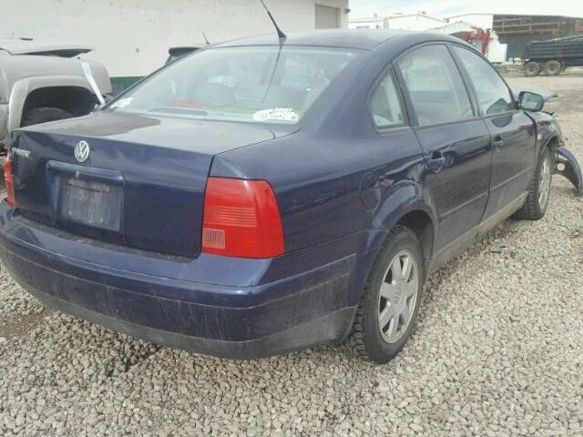 WVWMA23B8YP361180 - 2000 VOLKSWAGEN PASSAT GLS BLUE photo 4