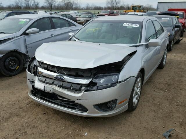 3FAHP0HA0AR169261 - 2010 FORD FUSION SE SILVER photo 2