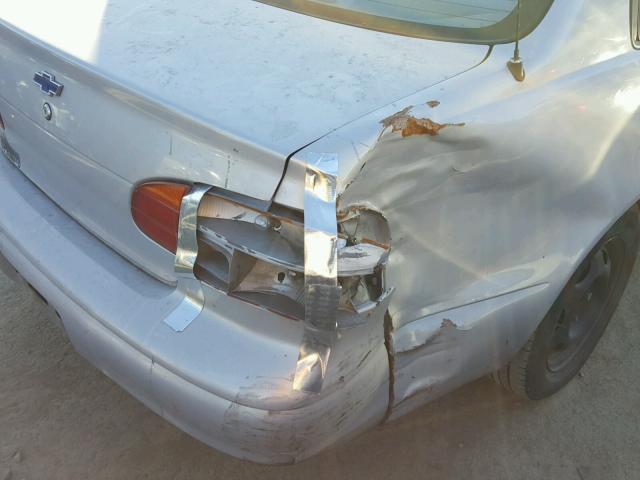 1Y1SK5280YZ423151 - 2000 CHEVROLET GEO PRIZM 银色 照片 9