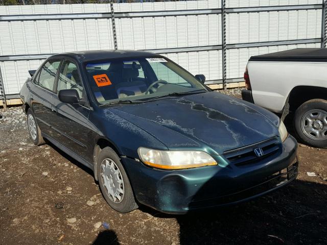 1HGCG56462A019666 - 2002 HONDA ACCORD LX GREEN photo 1