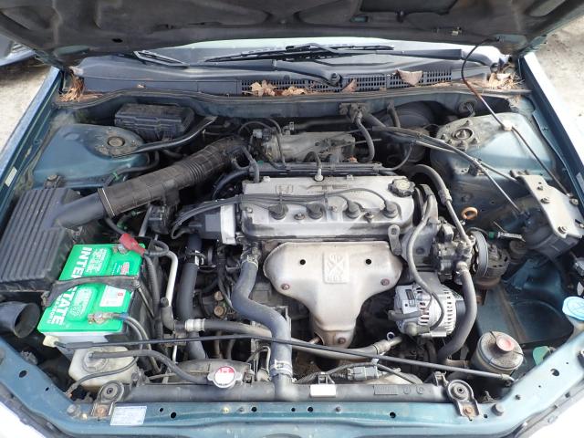 1HGCG56462A019666 - 2002 HONDA ACCORD LX GREEN photo 7